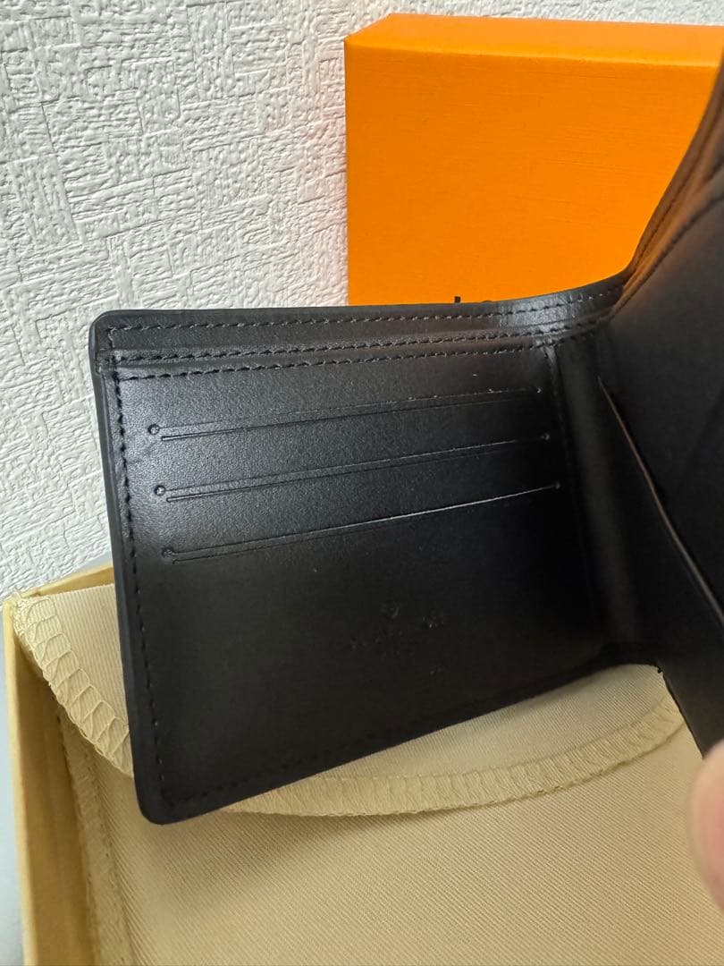 LOUIS VUITTON ブラック 二つ折り財布 肉団子