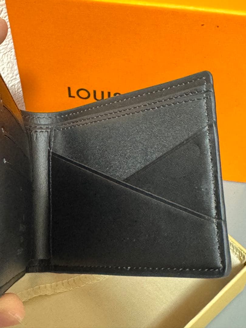 LOUIS VUITTON ブラック 二つ折り財布 肉団子