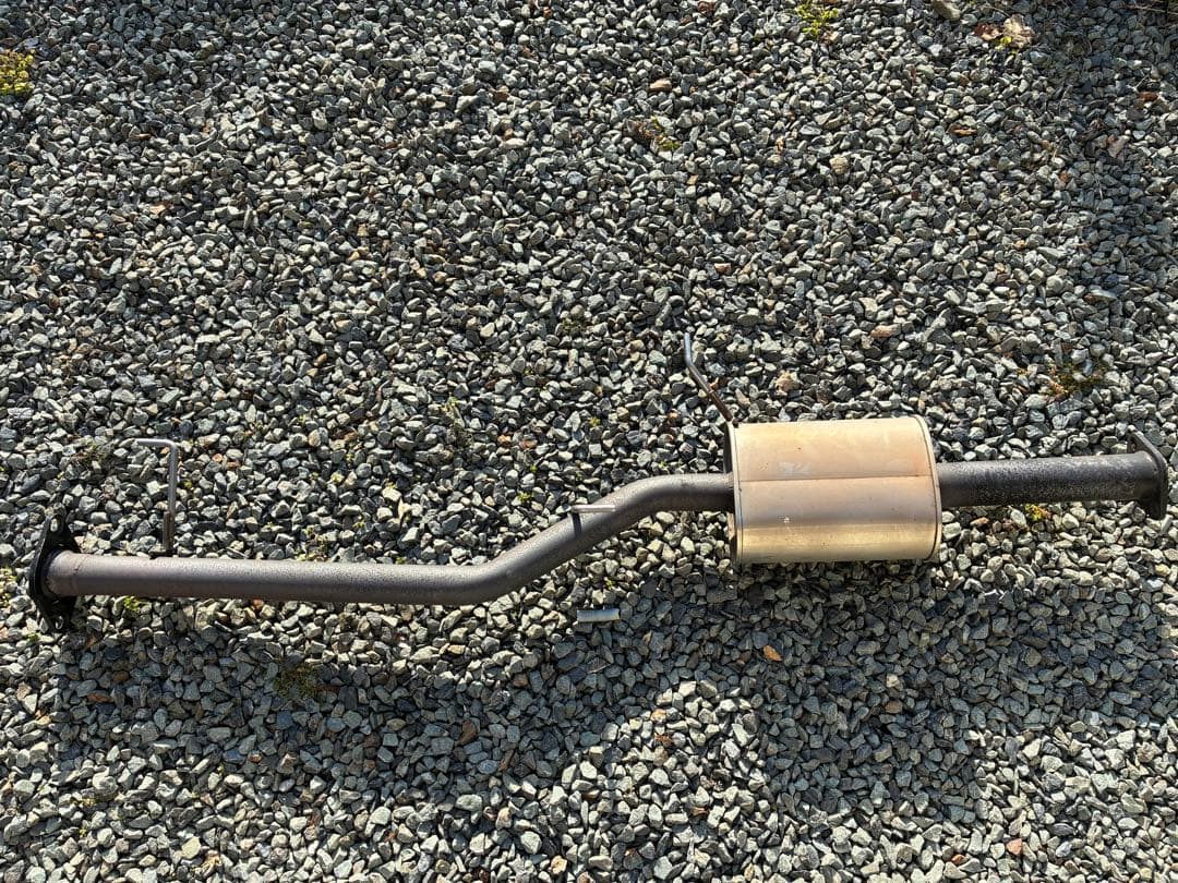 e52エルグランド マフラー　中間　BE FREE製？