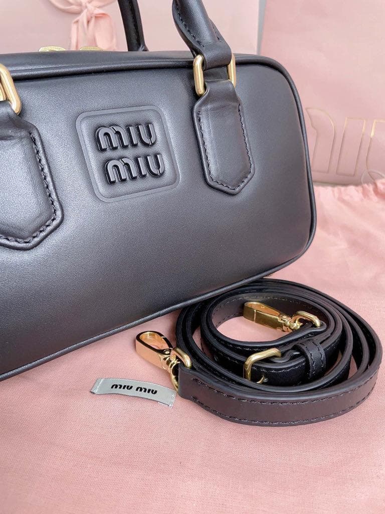miu miu ボウリングバッグ　ブラック