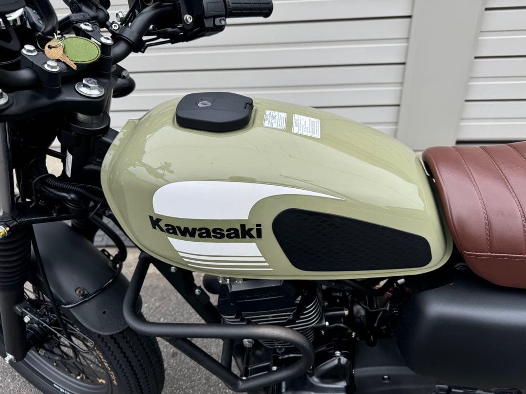 【bobi88】W175TR用ガソリンタンク オリーブグリーン　美品