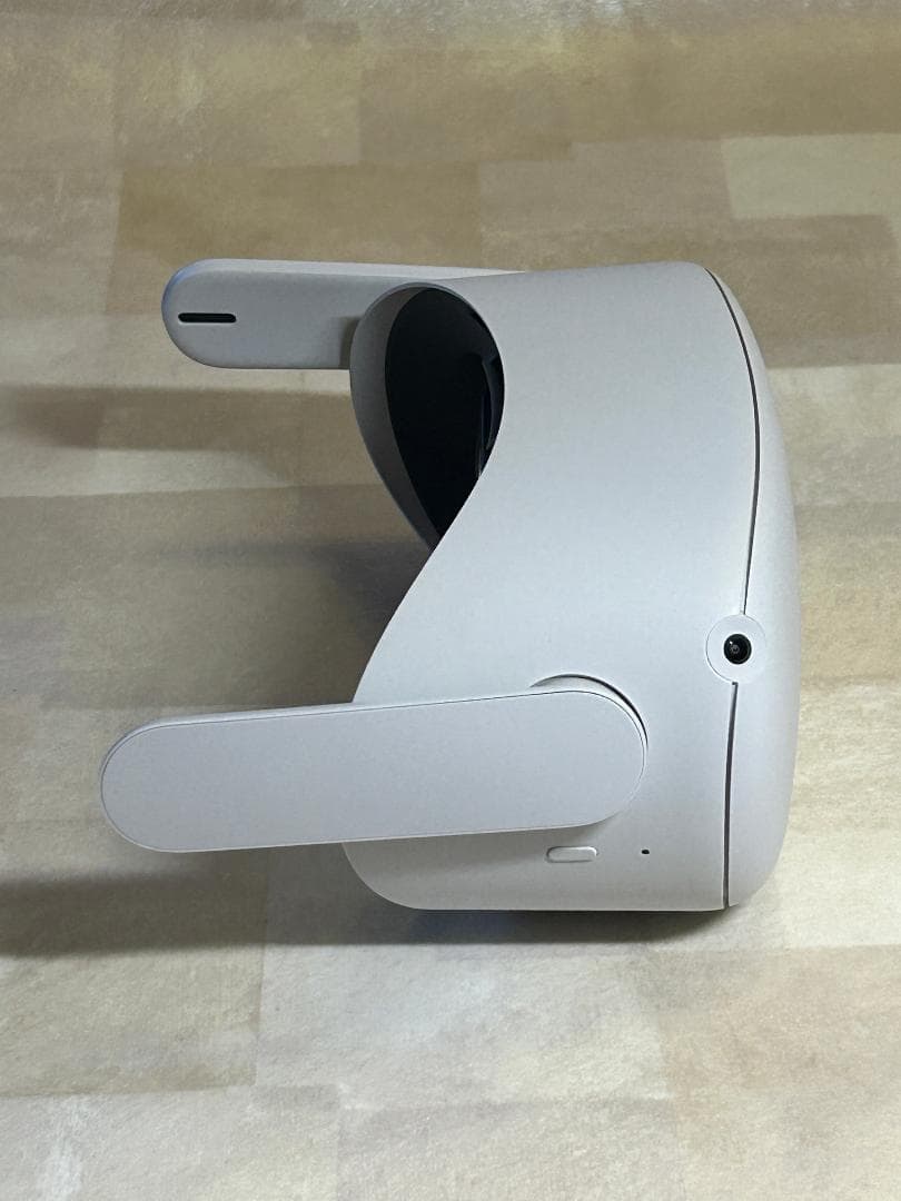  Quest 2 VRヘッドセット（動作品本体のみ）