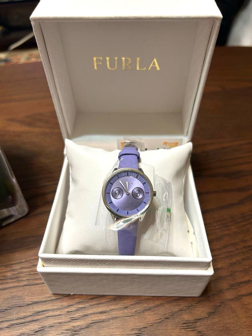 新品未使用 FURLA アナログ腕時計 紫