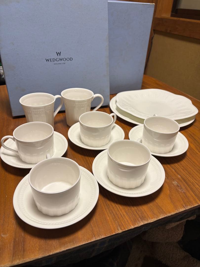 ekubo英国製ウェッジウッド　コロセウム　カップ＆ソーサーセット