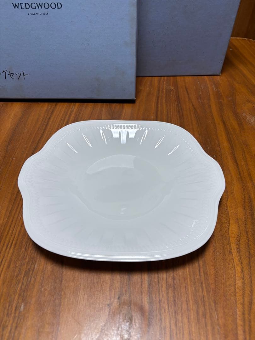 ekubo英国製ウェッジウッド　コロセウム　カップ＆ソーサーセット