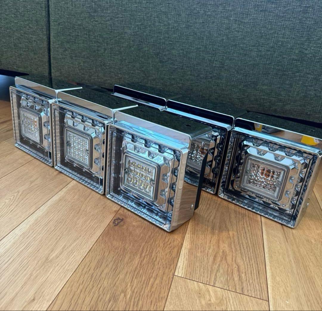 JB LED３連角テール　左右