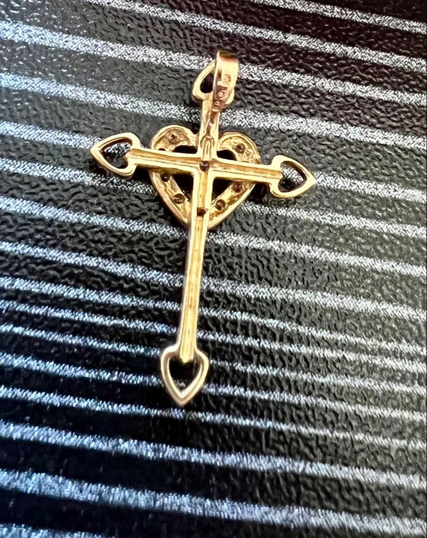 最後のお値下げ‼️18金ペンダントタップクルス