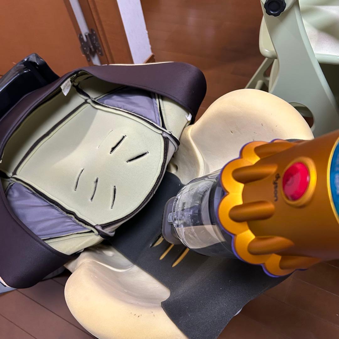 美品清掃済み　Combi コンビ ゼウスターン EG ZZ チャイルドシート