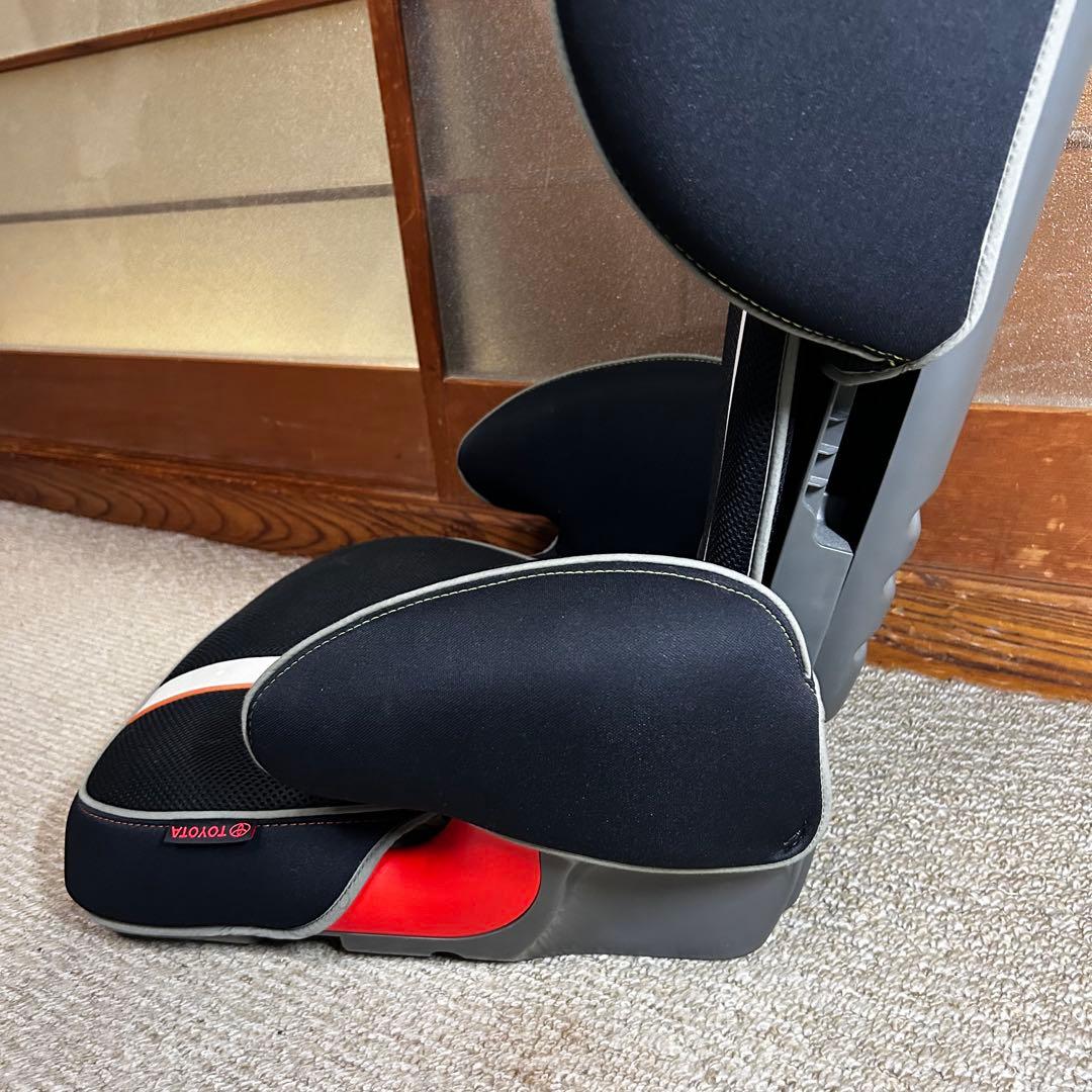 美品 ジュニアシート トヨタ純正 TOYOTA 3歳～12歳 TAKATA