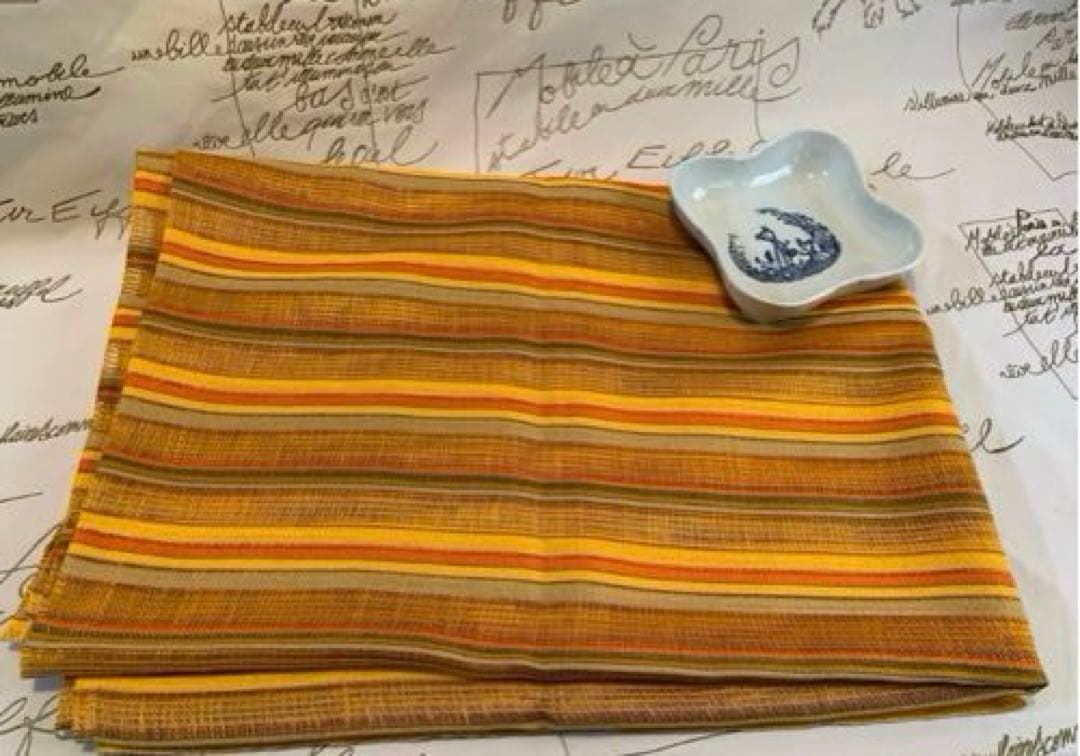 ビヨンヴィンブラッド　ビンテージの少女柄四角ボールとスイス製ランチョンマット他