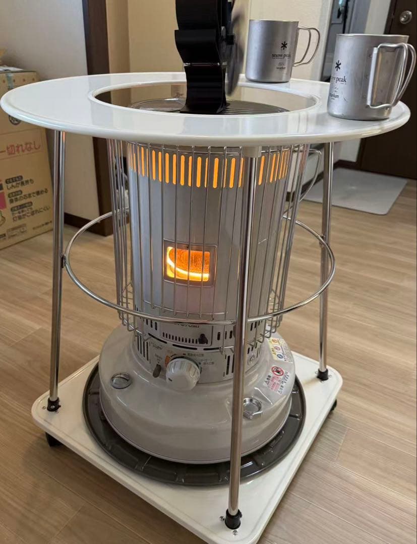 KS-67H トヨトミ石油ストーブ テーブル　キャスター付き