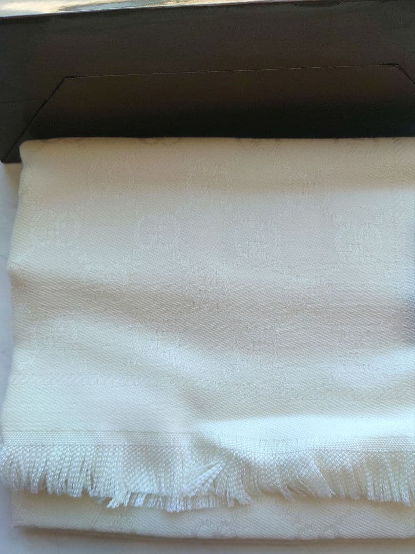 GUCCI ホワイト マフラー ショール　フリンジ付き　グッチ