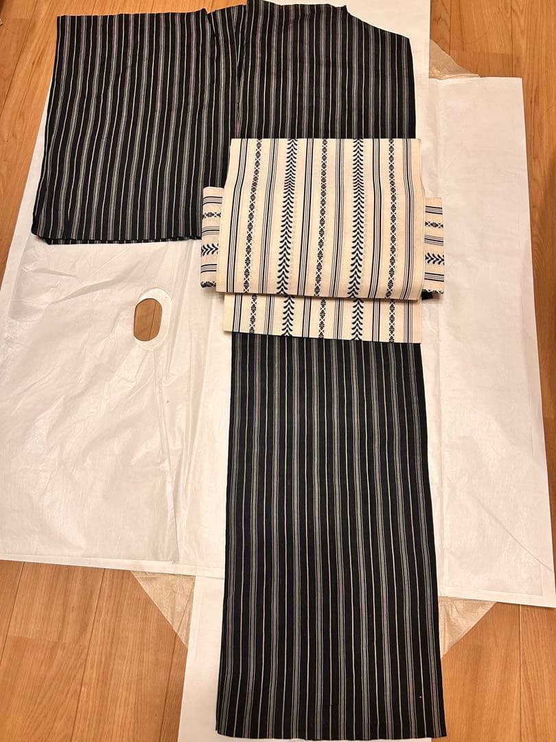 小千谷縮　黒地　ストライプ　モノトーン