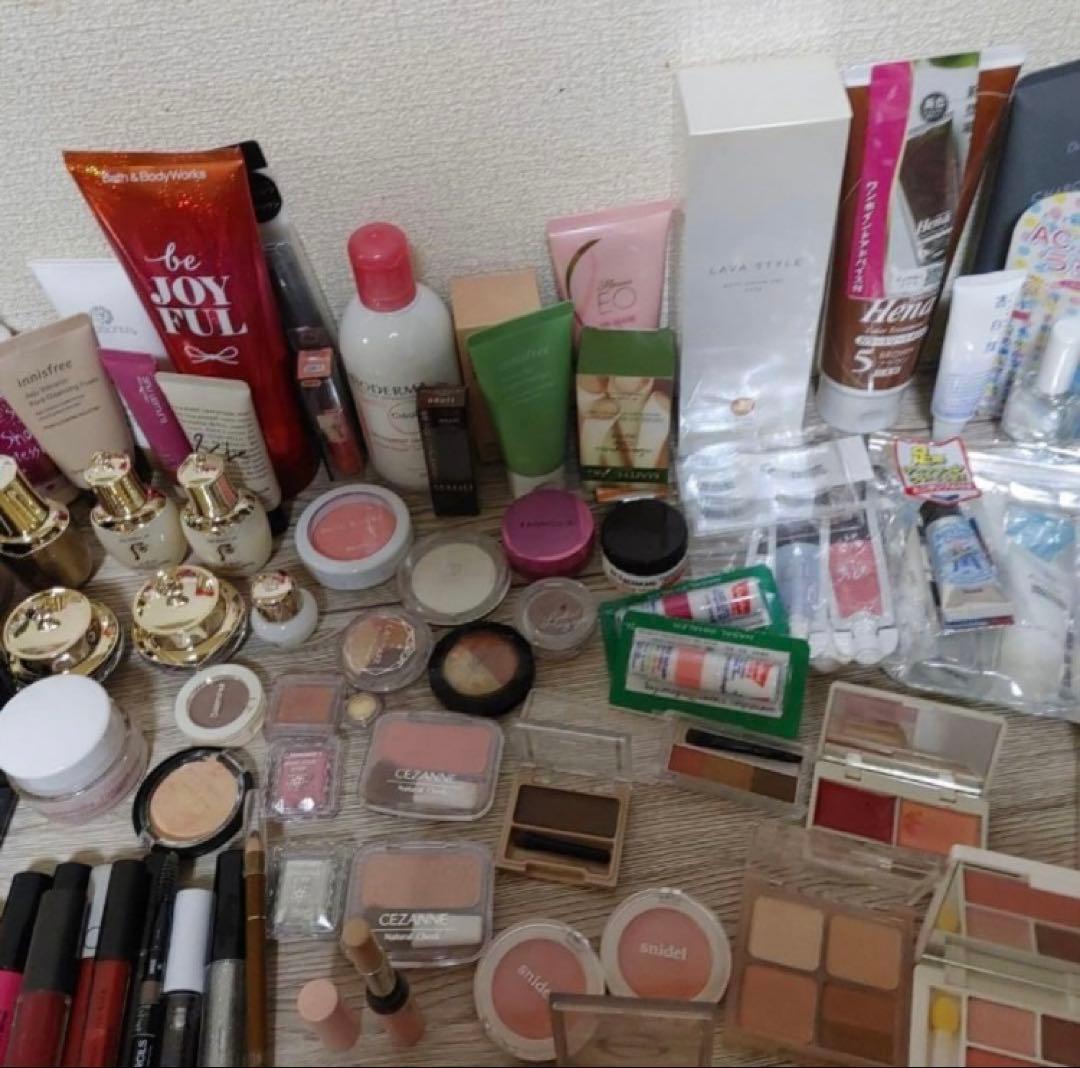 Y*4様 化粧品 コスメまとめ売り 中古から新品まで アイシャドウ 口紅 など