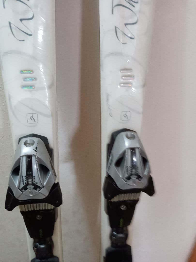 H*y様 Elanホワイトパール　スキービンディング付き160 ✿発送