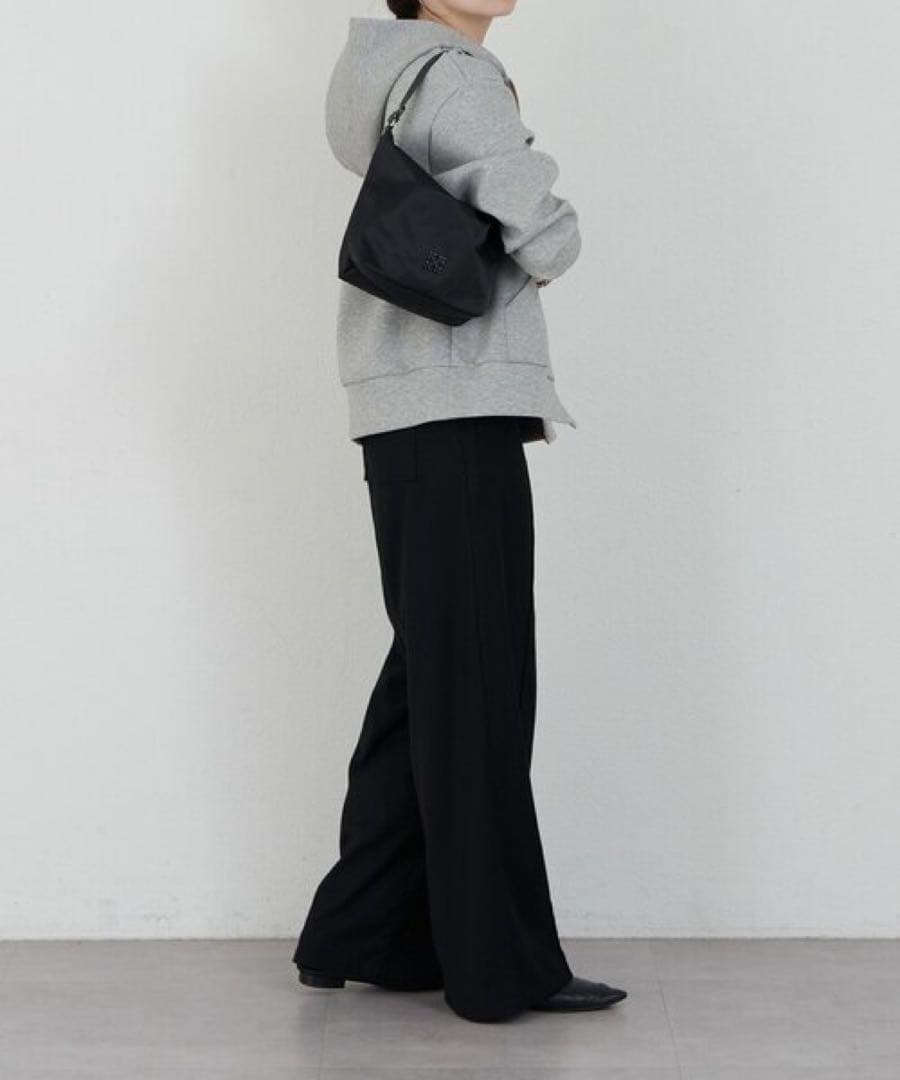 russet ラシット クラウズナイロンシンプルショルダーバッグ　ブラック