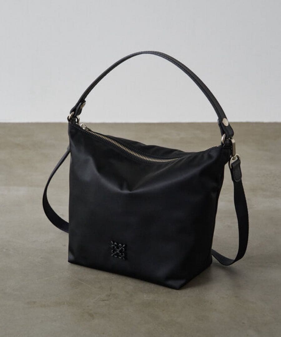 russet ラシット クラウズナイロンシンプルショルダーバッグ　ブラック