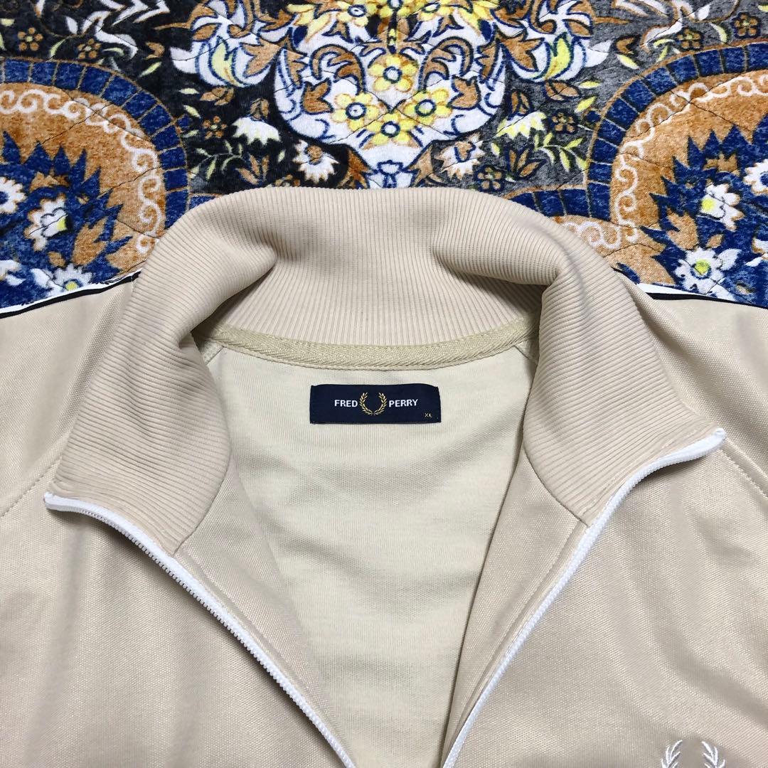 フレッドペリー　トラックジャケット　　XL