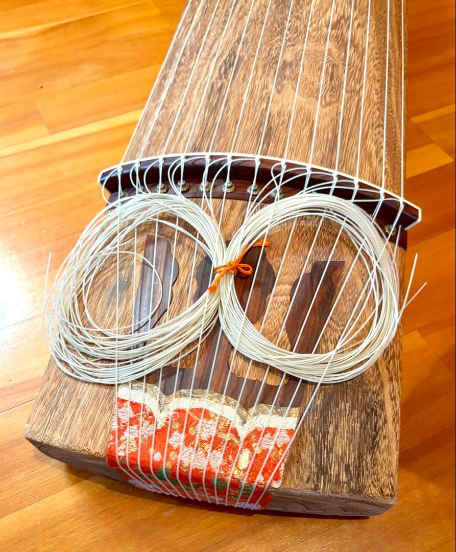 琴 13弦 すだれ彫り 全長185cm