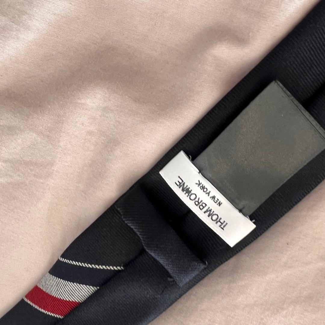 美品 THOM BROWNE トム・ブラウン 定番 ネクタイ　黒　ストライプ