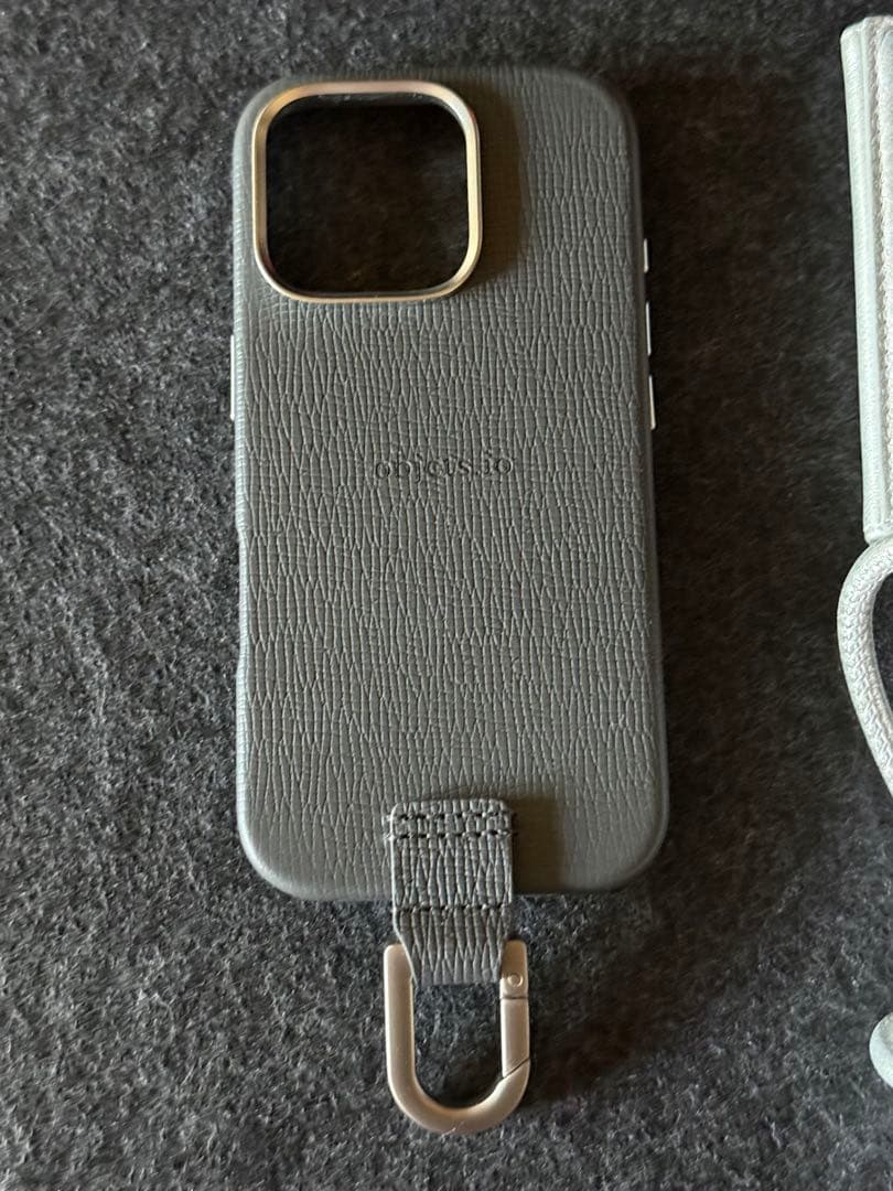 【koba】objects.io iphone シルバー　ショルダー