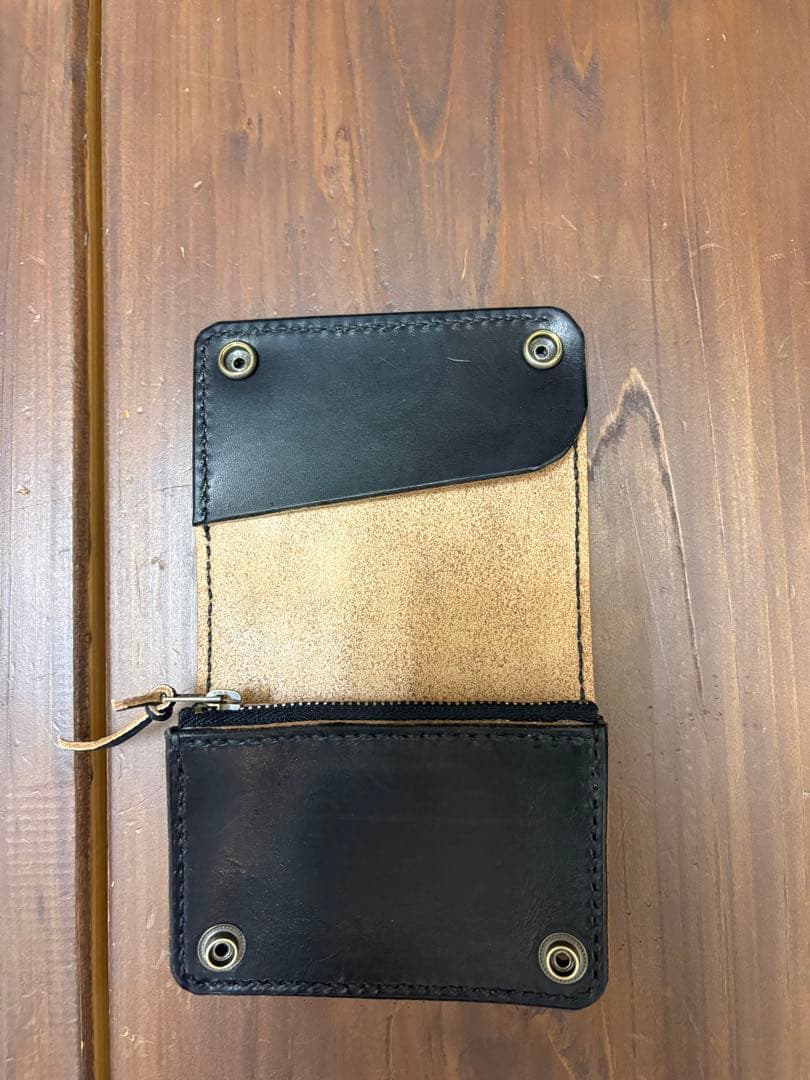 ショートトラッカーウォレット本革丘染めブラック茶芯　Trucker Wallet