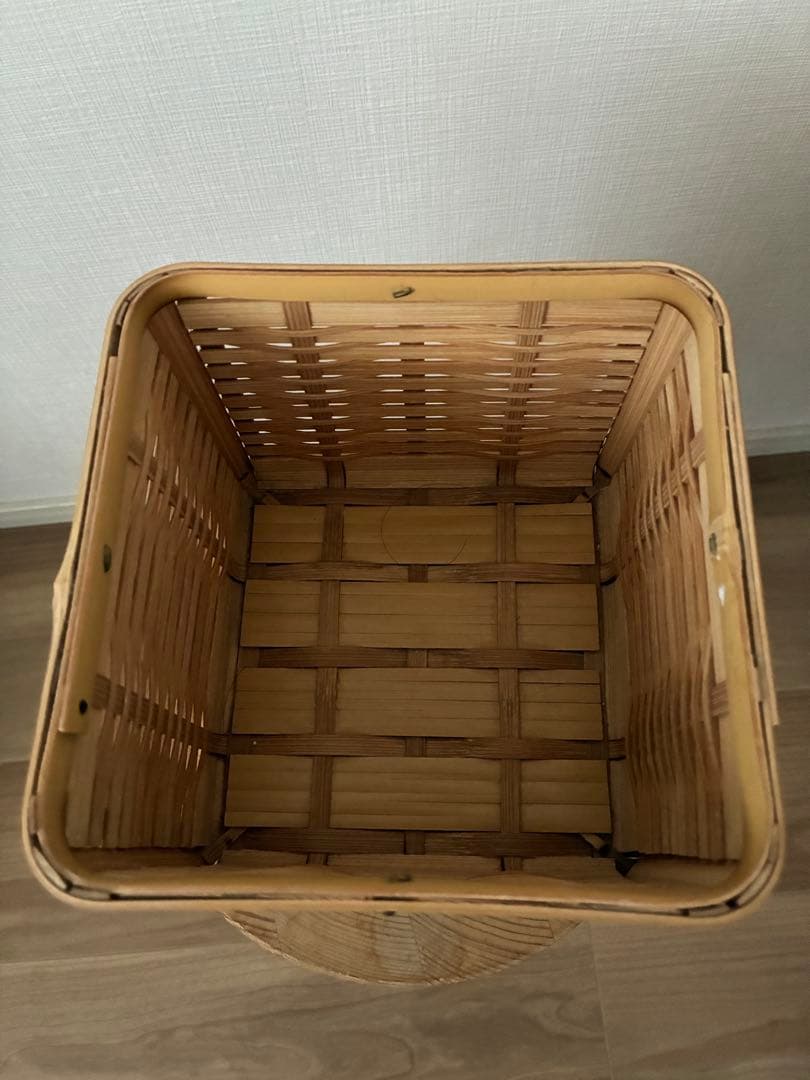 おじろ角物店　パン籠