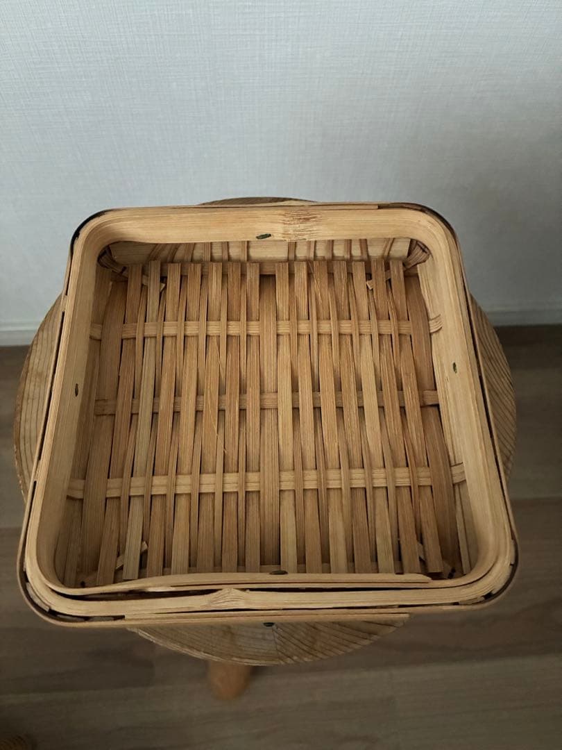 おじろ角物店　パン籠