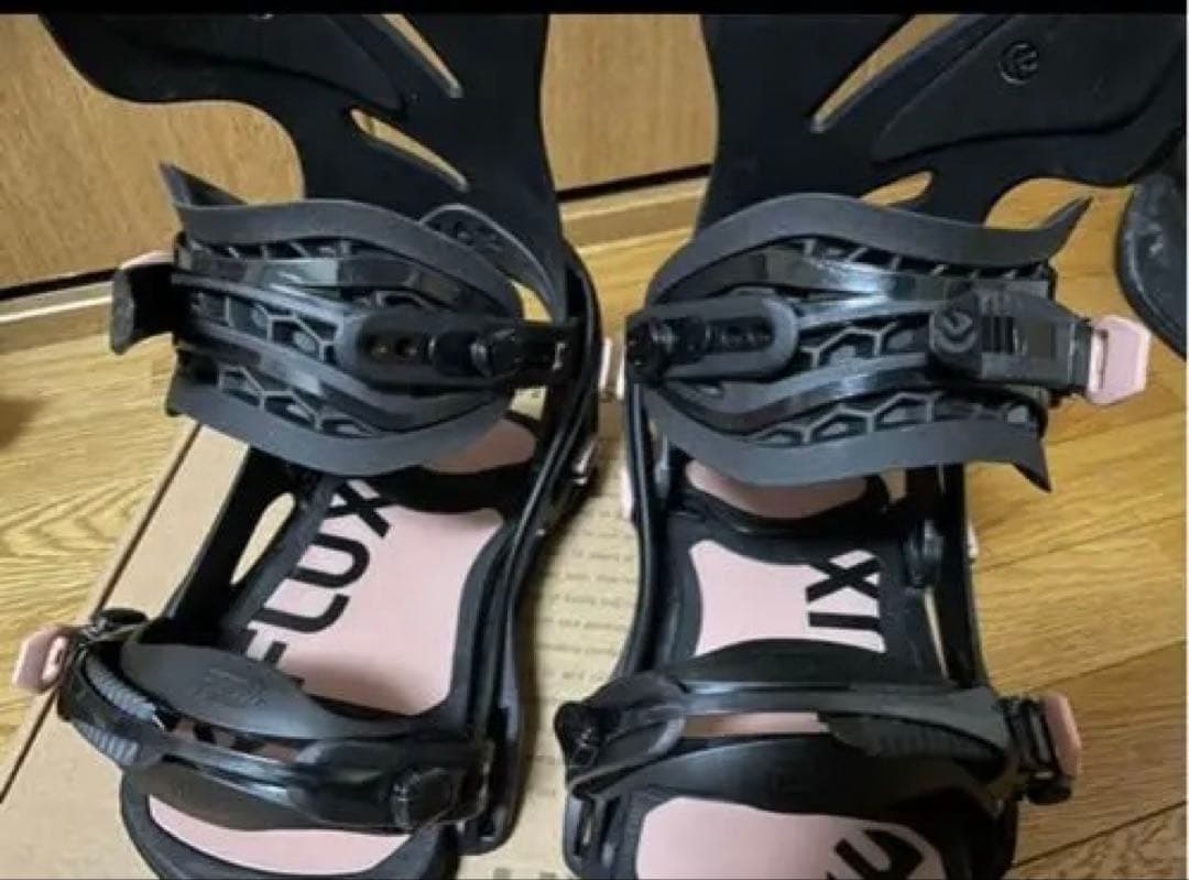 フリースタイル スノーボード ビンディング ブラック ピンク貴重な限定カラー