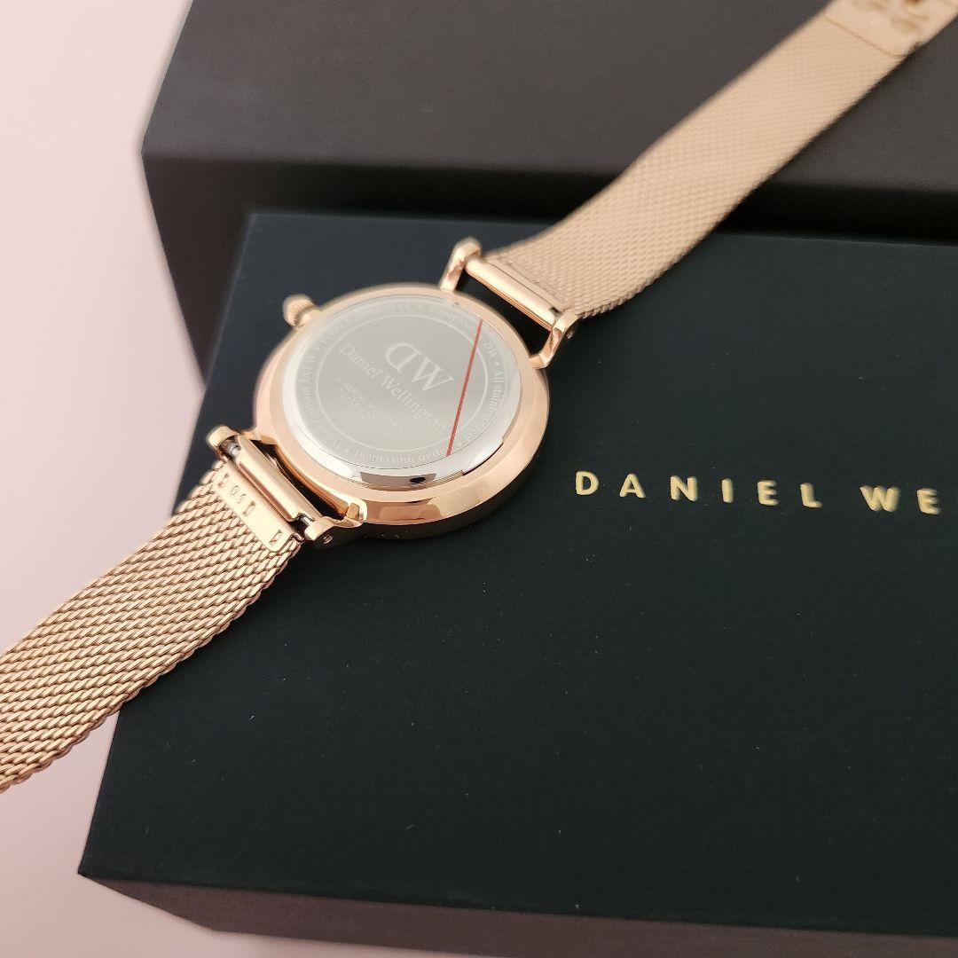 ダニエルウェリントン 文字盤ブラック腕時計 28mm DW00100217