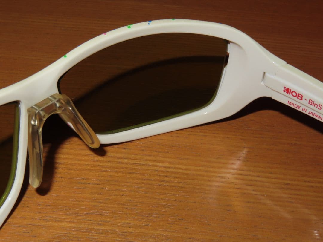 イヨケン/KIOB/Bin5/ホワイトスプラッター/イーズグリーン/ゴールドM