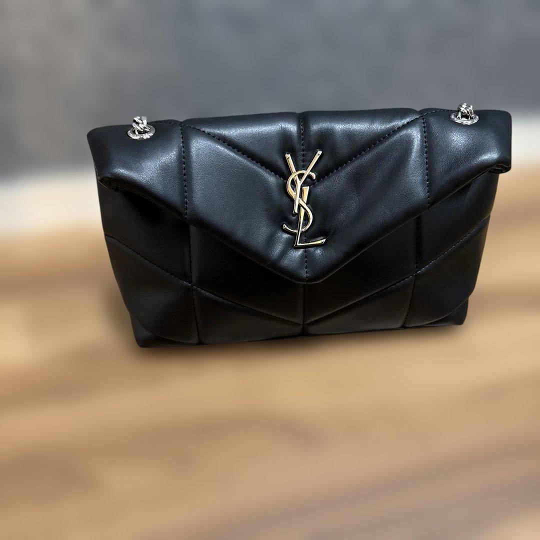 ブラックキルティング　チェーンバッグ