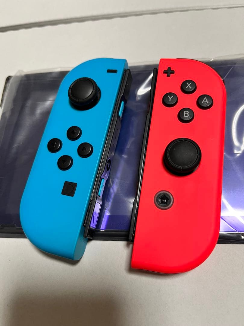 【美品】2020年製 Nintendo Switch 本体 &キャリーケース
