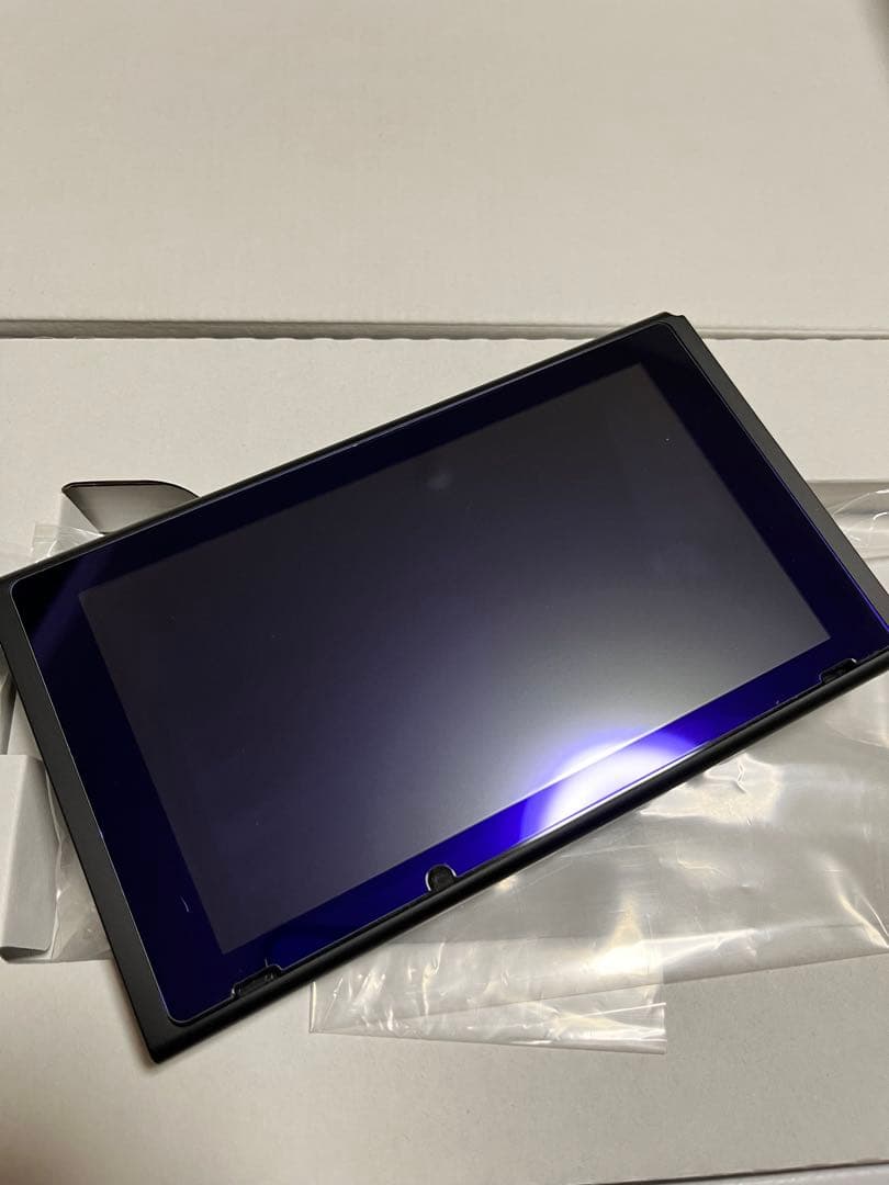 【美品】2020年製 Nintendo Switch 本体 &キャリーケース