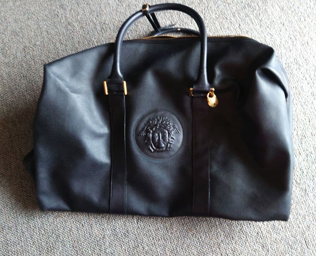 値下げ　VERSACE　黒 レザー ボストンバッグ