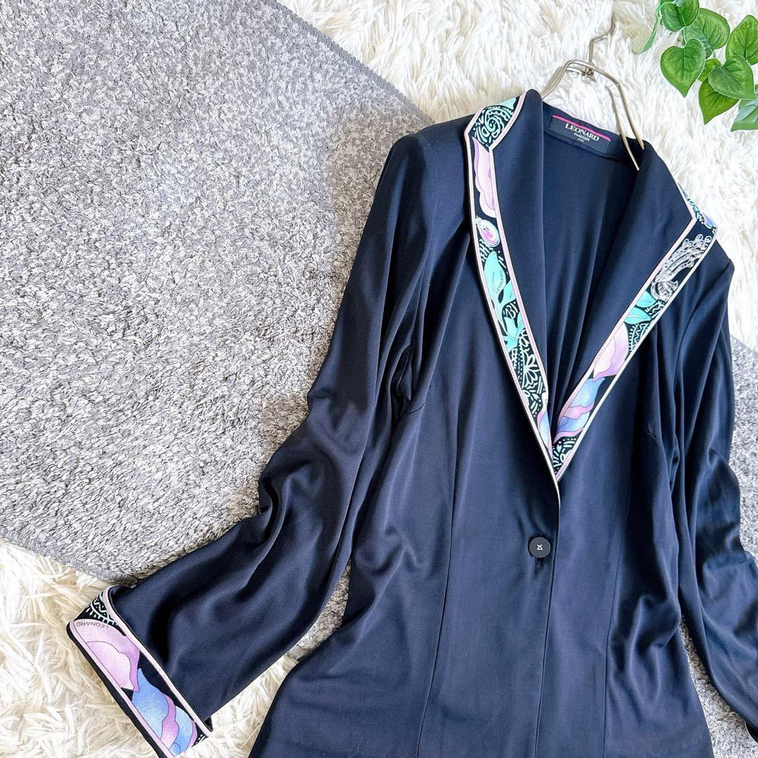 レオナール カンカン素材　テーラードジャケット　羽織り　フラワー　黒