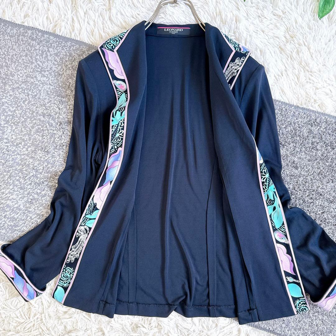 レオナール カンカン素材　テーラードジャケット　羽織り　フラワー　黒