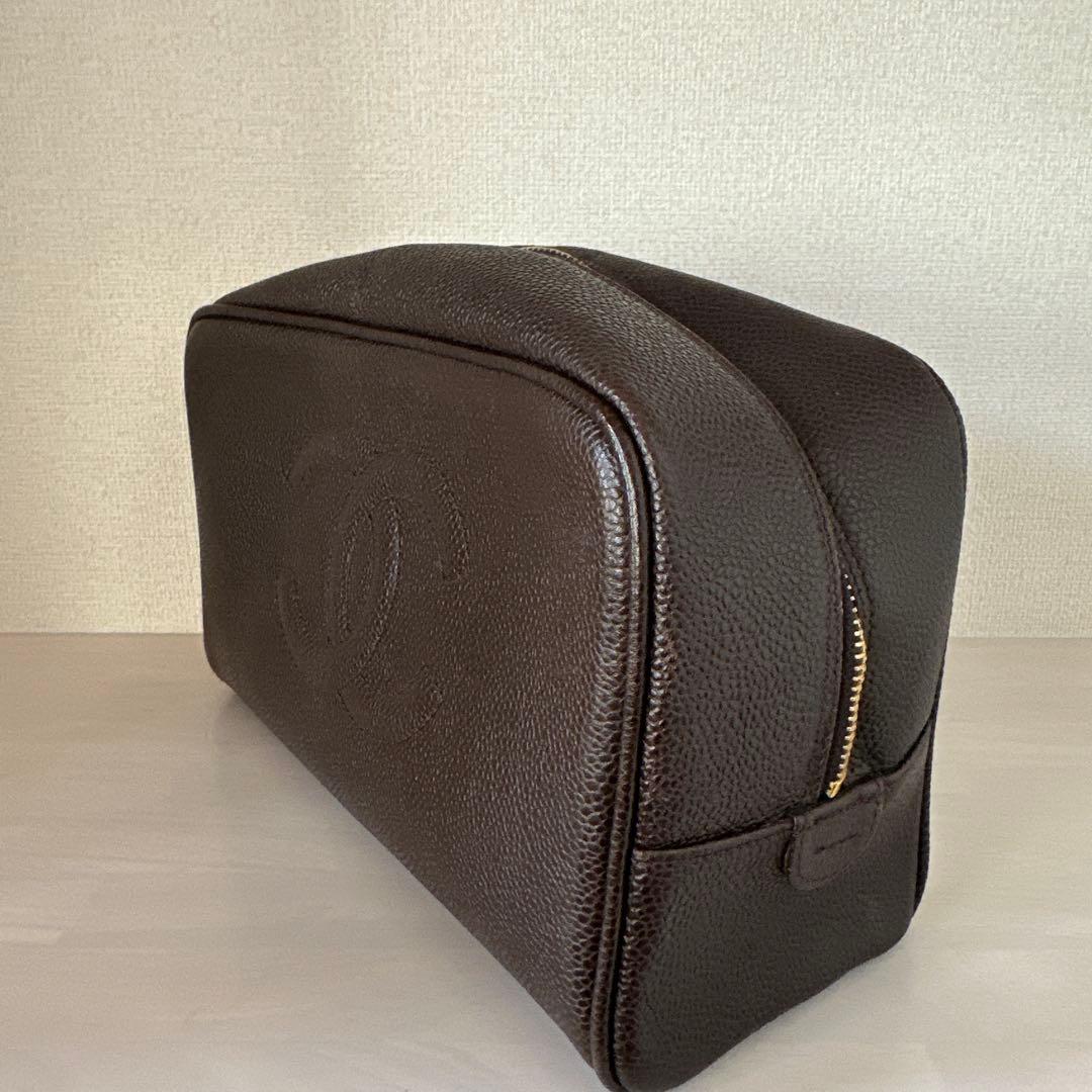 CHANEL シャネル　コスメポーチ　クラッチバッグ　キャビアスキン　ブラウン