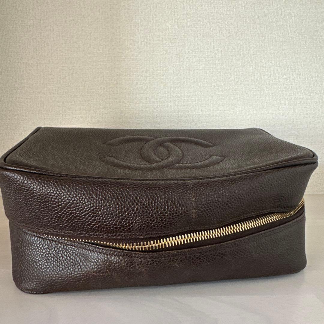 CHANEL シャネル　コスメポーチ　クラッチバッグ　キャビアスキン　ブラウン