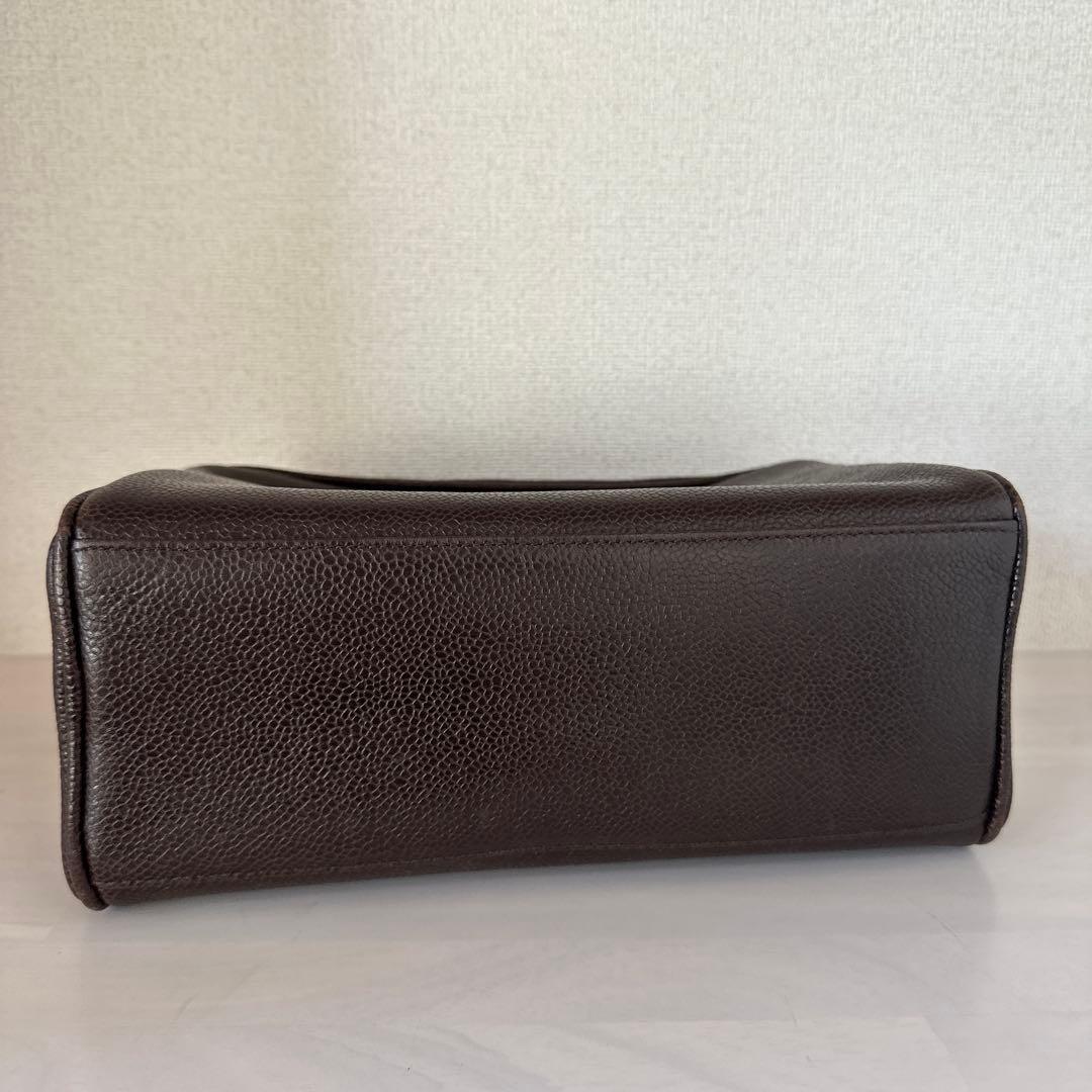 CHANEL シャネル　コスメポーチ　クラッチバッグ　キャビアスキン　ブラウン