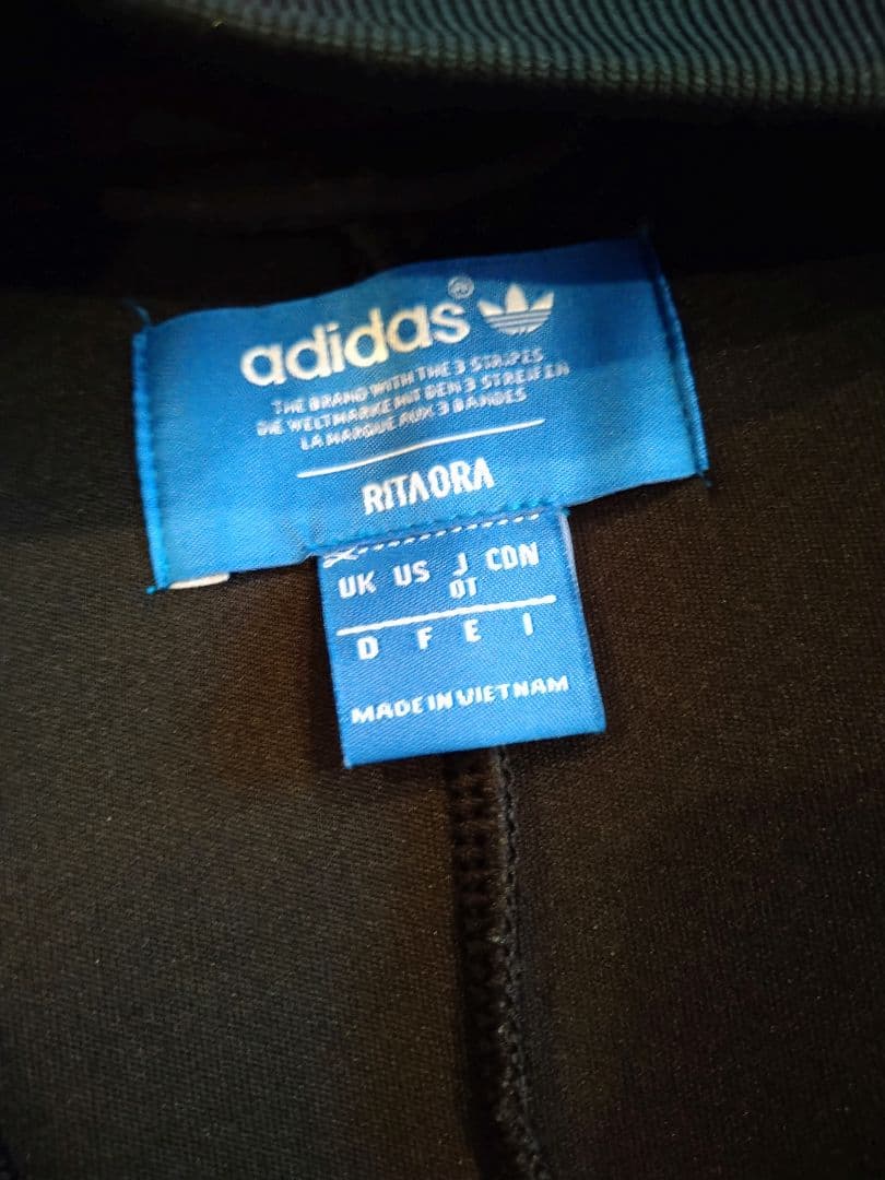 AKIRA　adidas ジップアップ ジャージ 黒 リタオラ