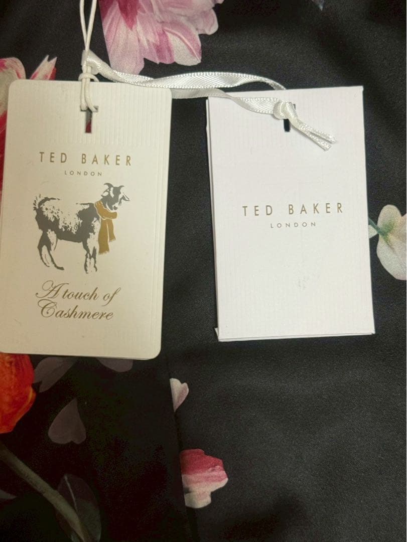 【新品】TED BAKER テッドベイカー　ダウンコート　花柄　Aライン