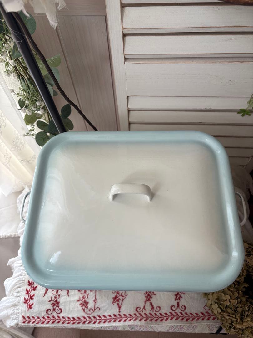 美品❣️イマン　ポワージュ　ブレッド缶　ブルー　希少❣️