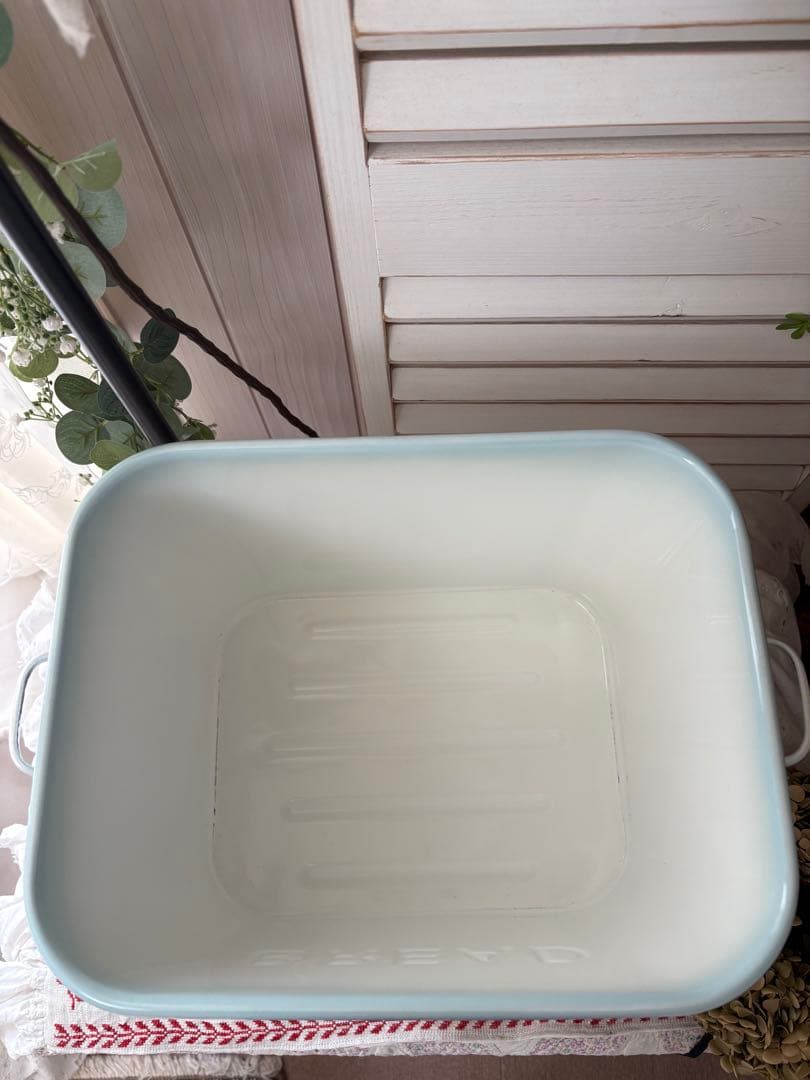 美品❣️イマン　ポワージュ　ブレッド缶　ブルー　希少❣️