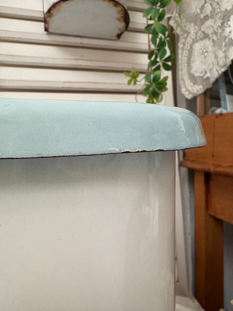 美品❣️イマン　ポワージュ　ブレッド缶　ブルー　希少❣️