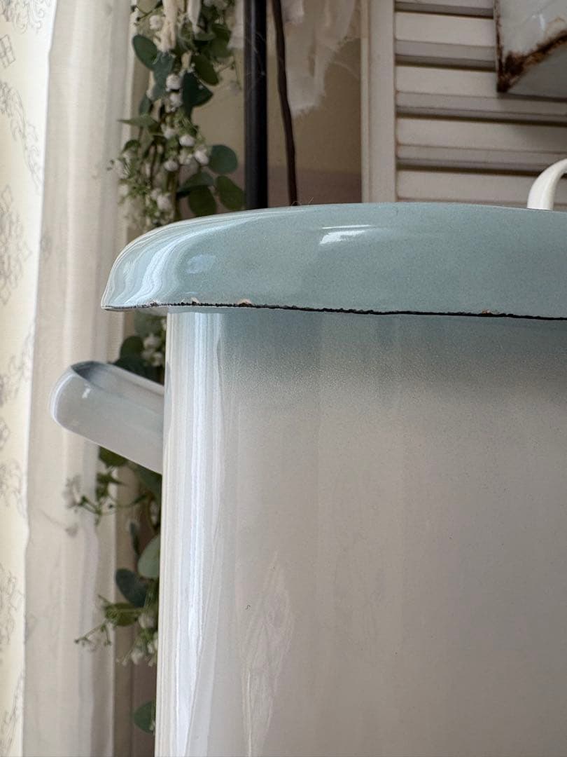 美品❣️イマン　ポワージュ　ブレッド缶　ブルー　希少❣️