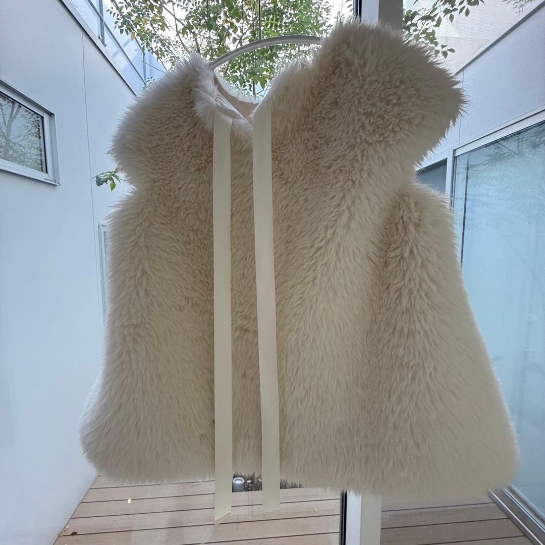 【1回のみ使用】 Birthday bash ファー ベスト ホワイト zara