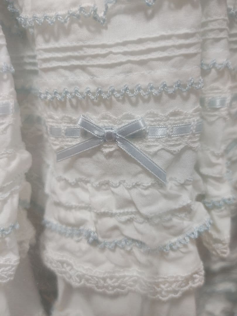 ホワイトフリルティアードドレス