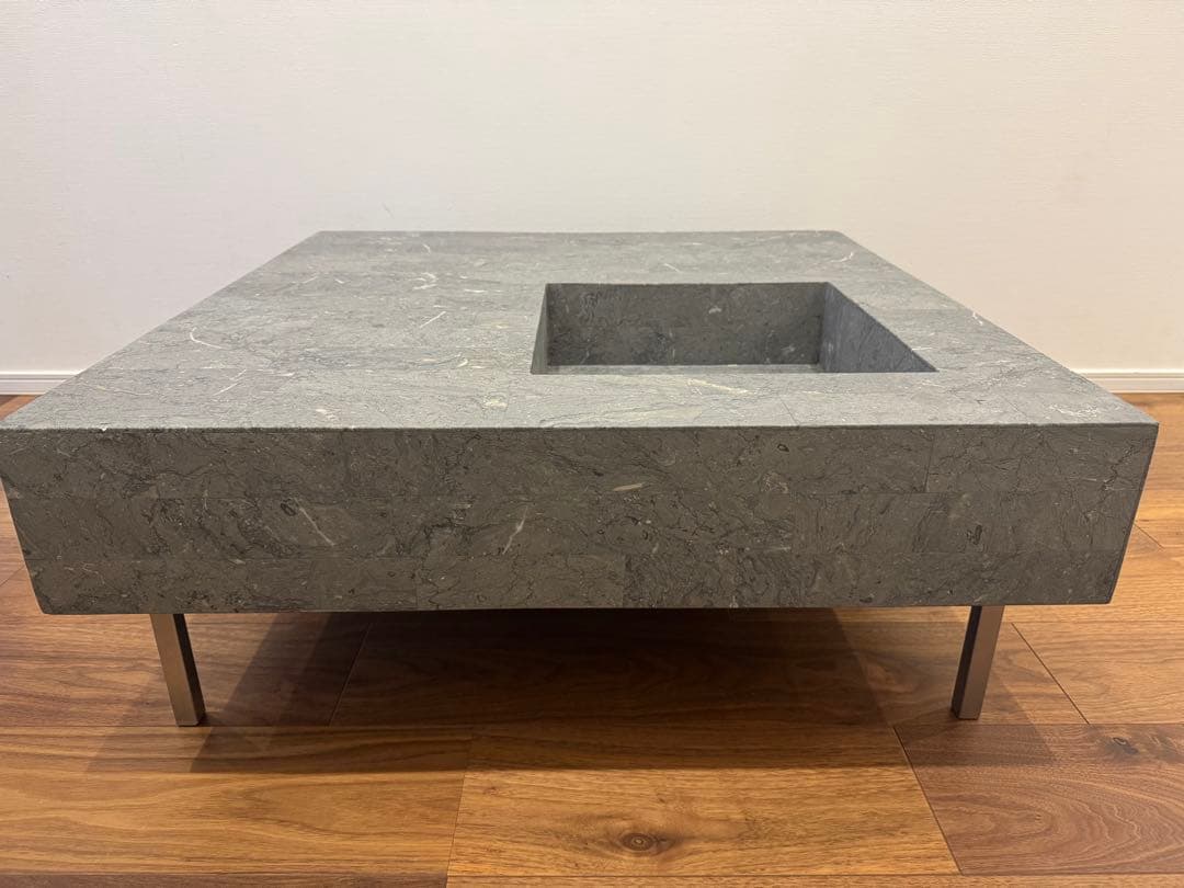 日本フクラ　センター　ストーンテーブル