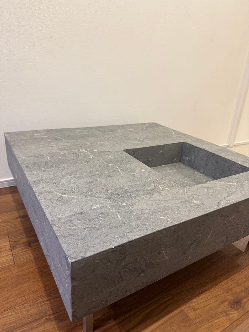 日本フクラ　センター　ストーンテーブル